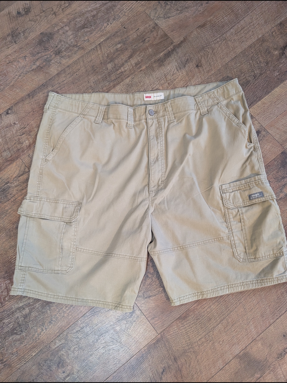 Wrangler Men's Tan Cargo Shorts Relaxed Fit Size 48